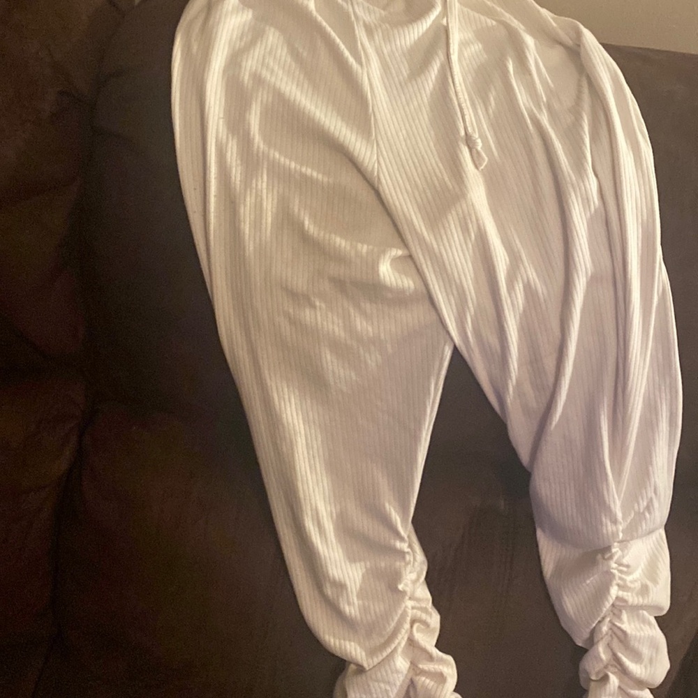 White cream leggings